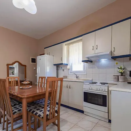 Alexandra's Garden Apartment *