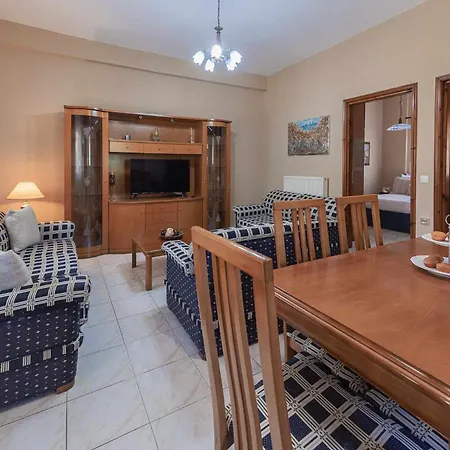 Alexandra's Garden Apartment